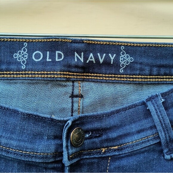 Old Navy Regular Fit Slightly Flared Denim Jeans Size 16 - Picture 3 of 7